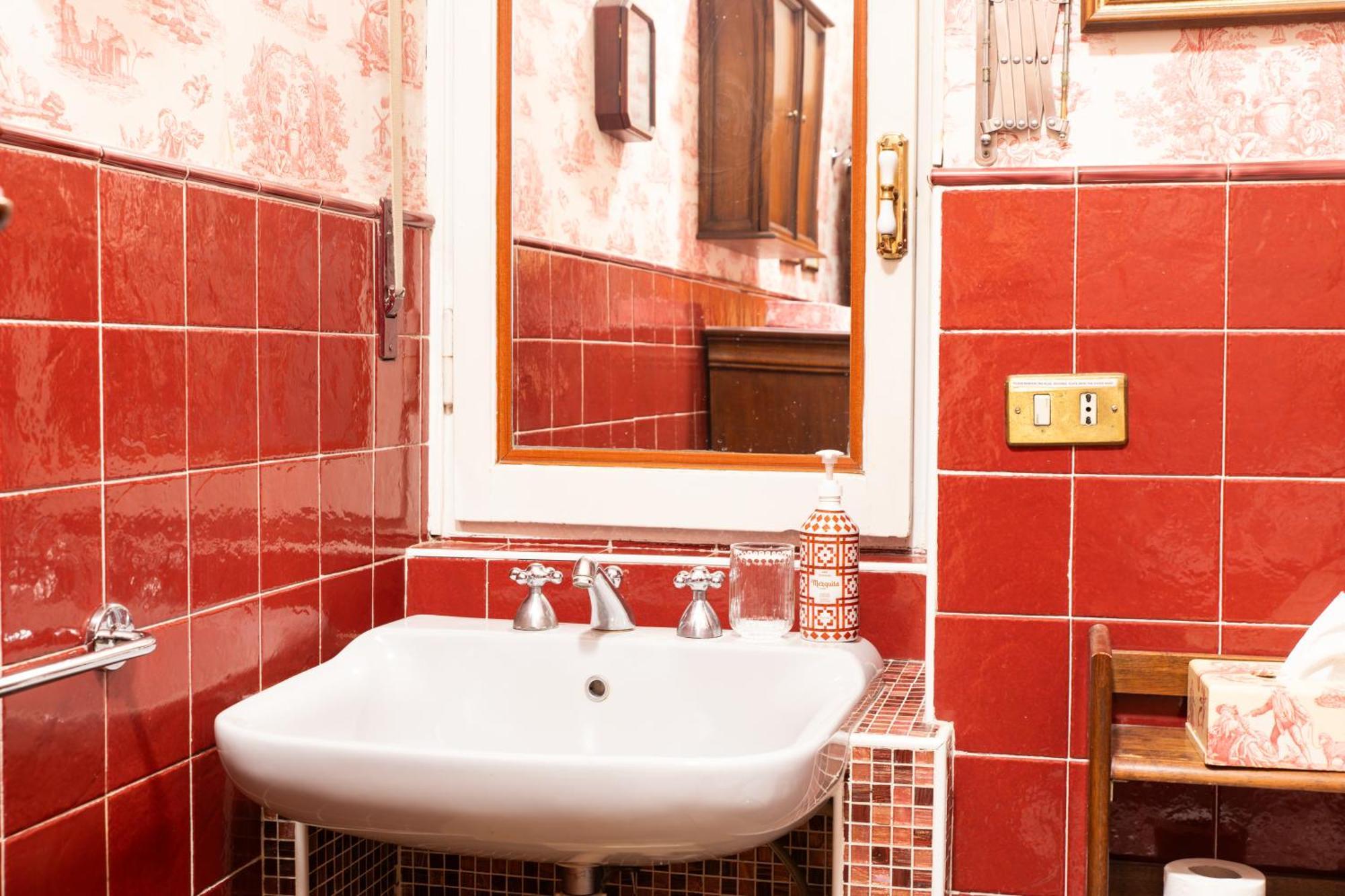 Duomo Walking Distance Elegant Flat With View Apartment Milan Exterior photo